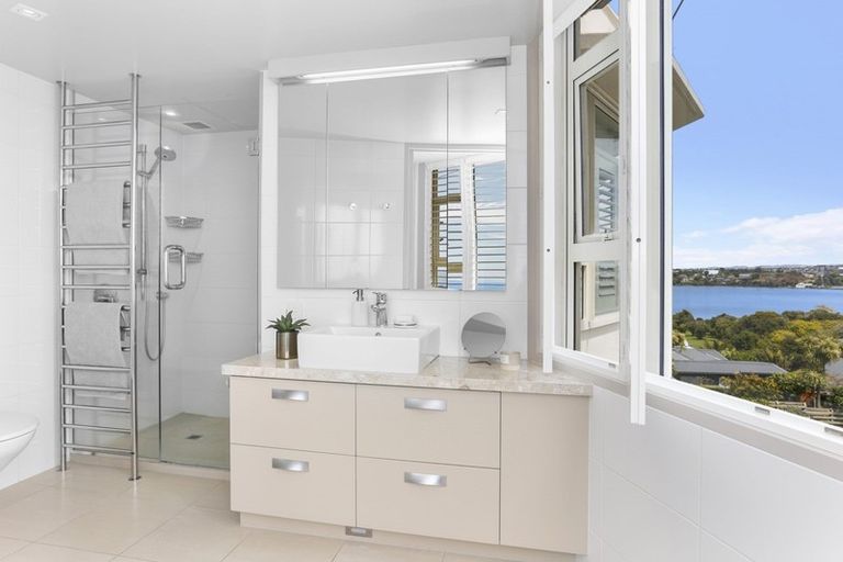 Photo of property in 3/90 Kitchener Road, Milford, Auckland, 0620