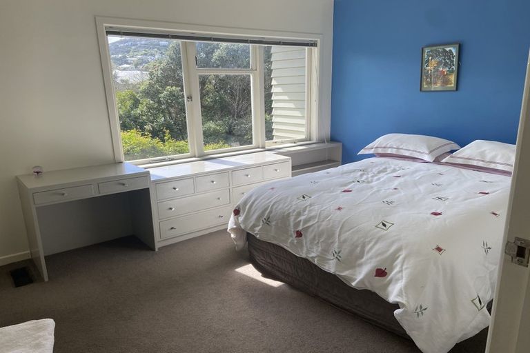 Photo of property in 11 Randwick Road, Northland, Wellington, 6012