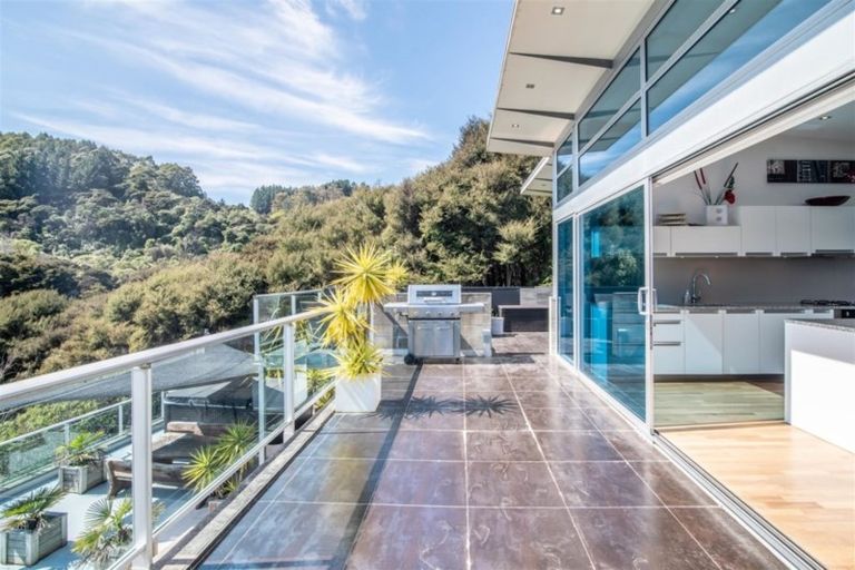 Photo of property in 2 Langlois Lane, Akaroa, 7520