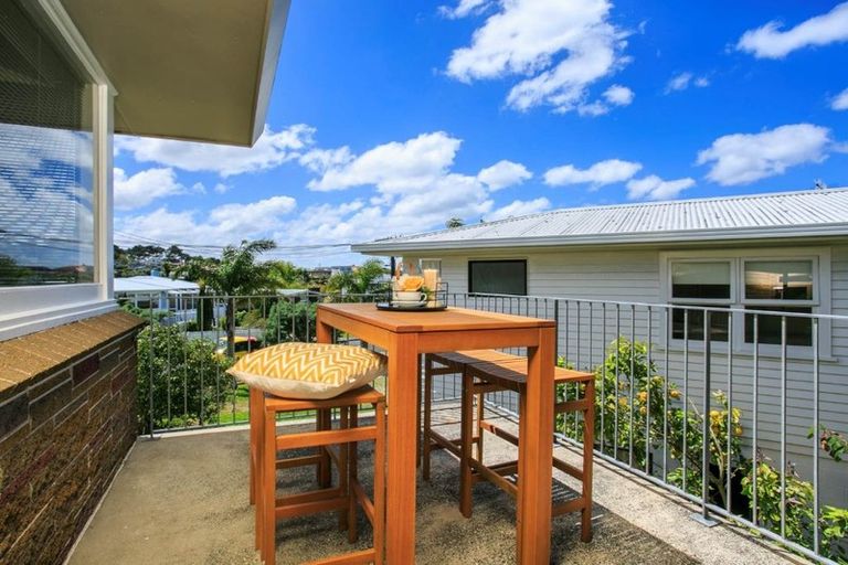 Photo of property in 1/1 Tudor Place, Mairangi Bay, Auckland, 0630