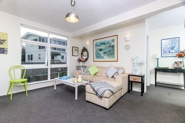 Photo of property in 2/27 Piccadilly Place, Kohimarama, Auckland, 1071