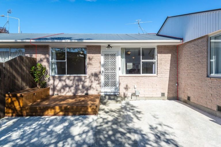 Photo of property in 2/25 Whitmore Street, Edgeware, Christchurch, 8013
