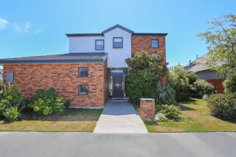 Photo of property in 4 Skyedale Drive, Harewood, Christchurch, 8051