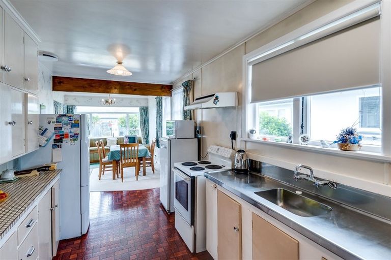 Photo of property in 12 Shackleton Street, Maraenui, Napier, 4110