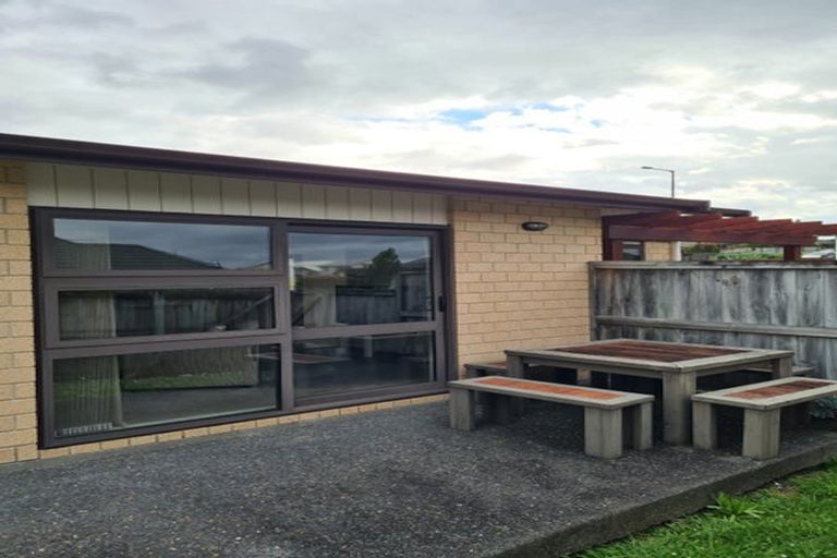 Photo of property in 72 Westgate Drive, Massey, Auckland, 0614