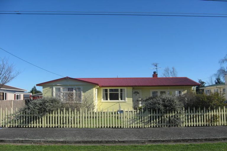 Photo of property in 17 Costley Street, Carterton, 5713