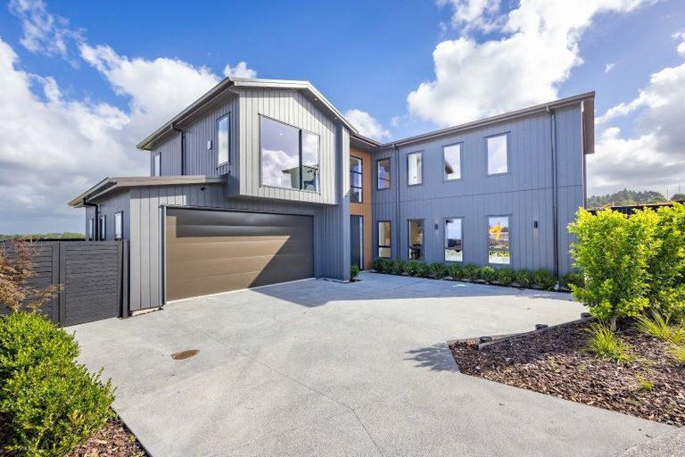 Photo of property in 17 Arawaru Avenue, Wainui, 0992