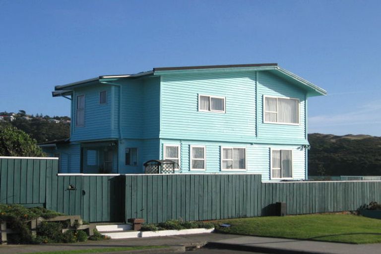 Photo of property in 5 Toms Road, Titahi Bay, Porirua, 5022
