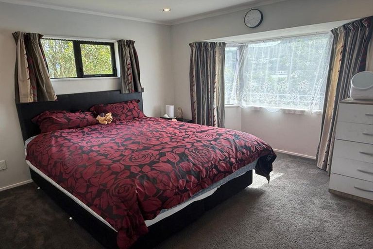 Photo of property in 5 Duncan Street, Tawa, Wellington, 5028