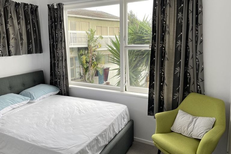 Photo of property in 22 Danbury Drive, Torbay, Auckland, 0630