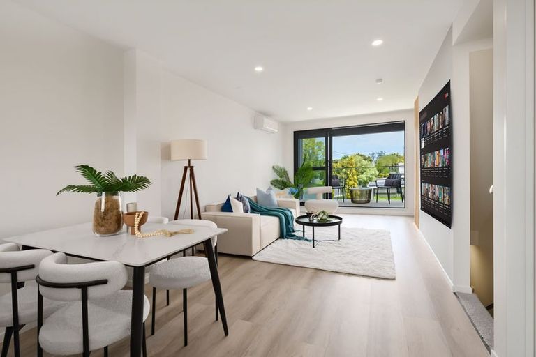 Photo of property in 36 Longburn Road, Henderson, Auckland, 0610