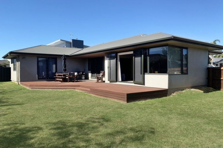 Photo of property in 11 Fairview Place, Havelock North, 4130