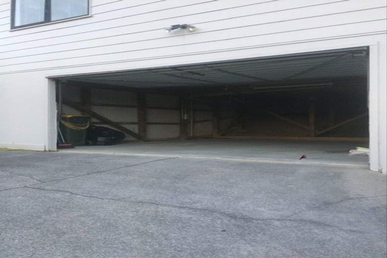 Photo of property in 1/7 Romulus Place, Totara Vale, Auckland, 0629