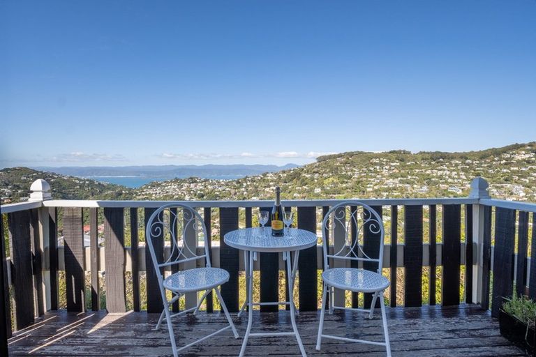 Photo of property in 7 Admiralty Street, Crofton Downs, Wellington, 6035