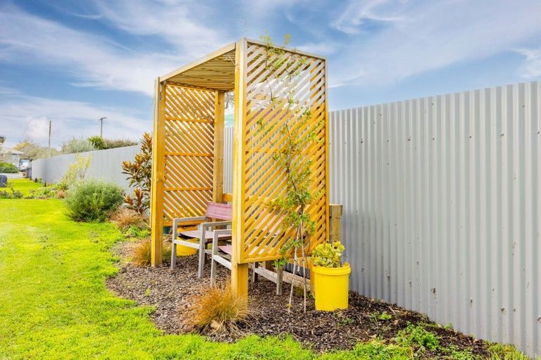 Photo of property in 19 Consitt Street, Takapau, 4203