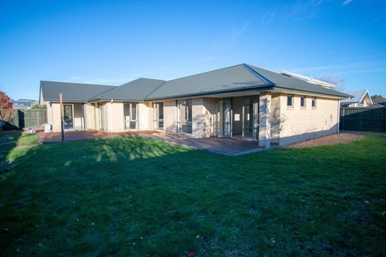 Photo of property in 3 Rooney Place, Aidanfield, Christchurch, 8025