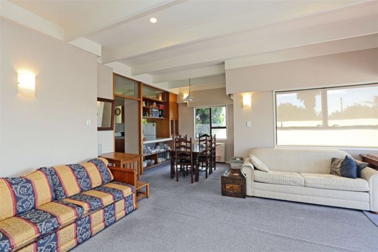 Photo of property in 2/140 Te Mata Road, Havelock North, 4130