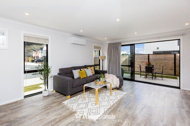 Photo of property in 24 Reakes Crescent, Wallaceville, Upper Hutt, 5018