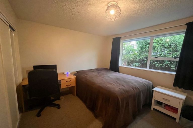 Photo of property in 142 Royal Park Drive, Parklands, Christchurch, 8083