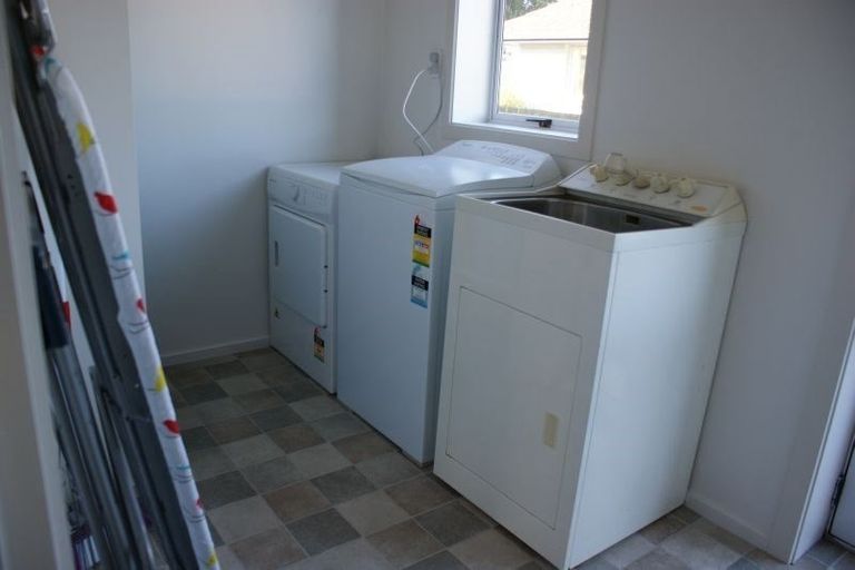 Photo of property in 389 Yaldhurst Road, Russley, Christchurch, 8042