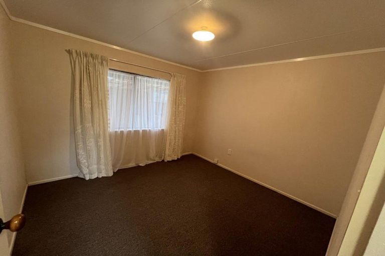 Photo of property in 38 Carlton Terrace, Westown, New Plymouth, 4310