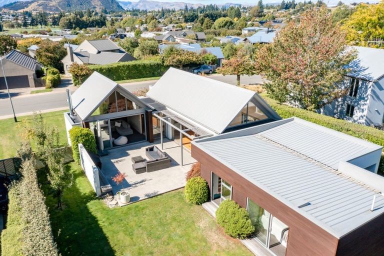 Photo of property in 125 Meadowstone Drive, Wanaka, 9305