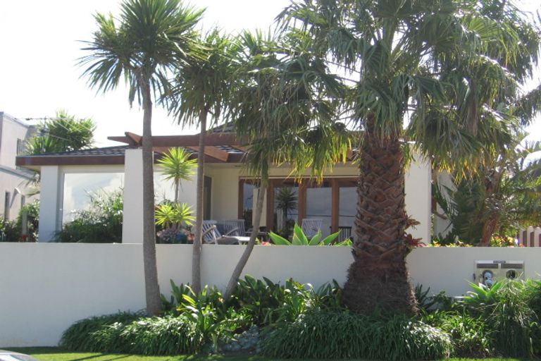 Photo of property in 18b Churchill Road, Murrays Bay, Auckland, 0630