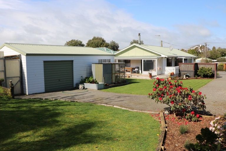 Photo of property in 5 Frances Street, Foxton, 4814