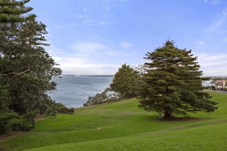 Photo of property in 84 Marine Parade, Mellons Bay, Auckland, 2014