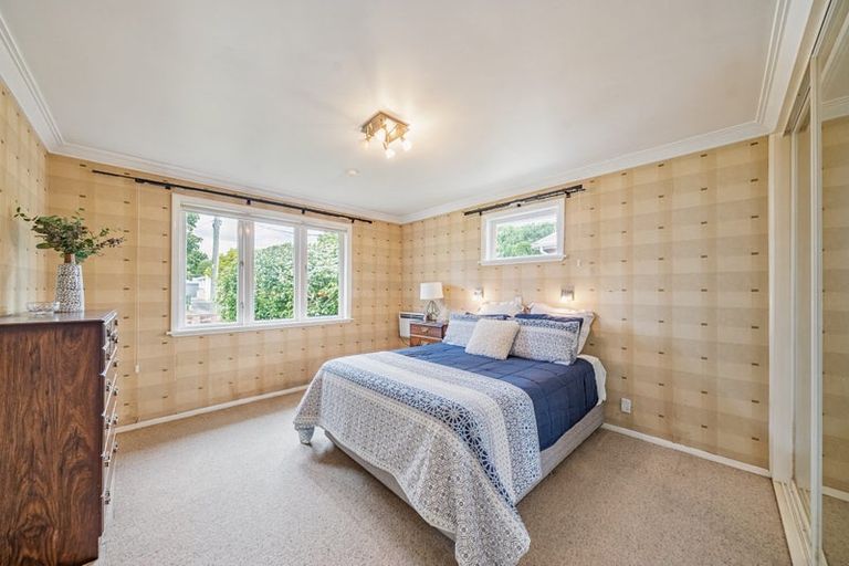 Photo of property in 6 Hall Grove, Ebdentown, Upper Hutt, 5018