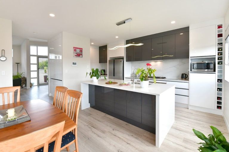 Photo of property in 19 Maka Terrace, Orewa, 0931