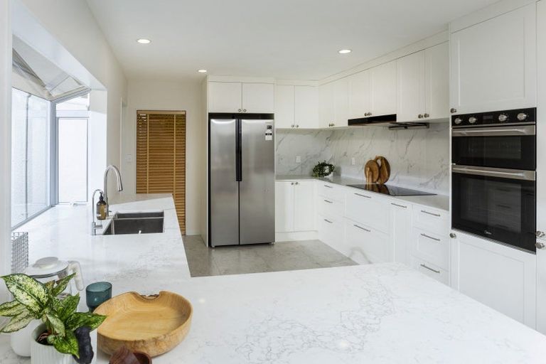 Photo of property in 30 Bernard Magnus Lane, Greenhithe, Auckland, 0632