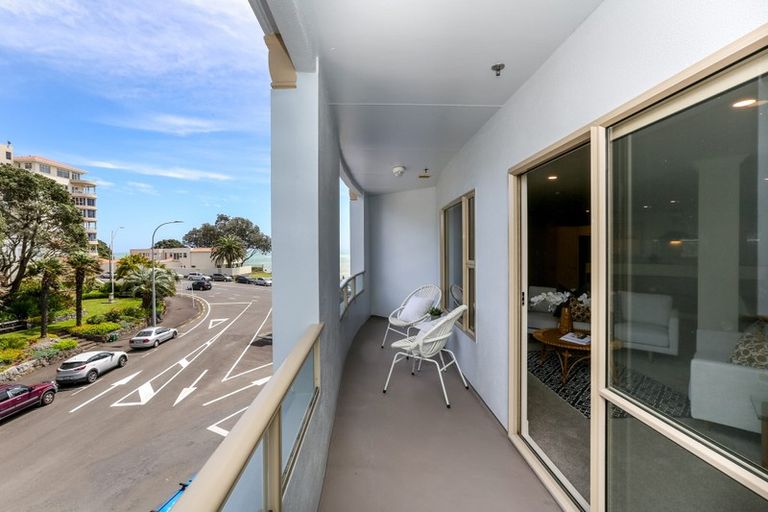 Photo of property in 1f Queen Street, New Plymouth, 4310