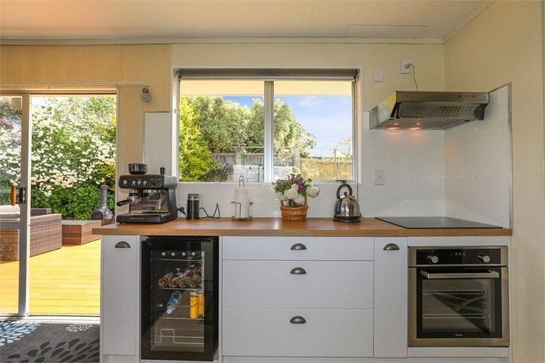 Photo of property in 11b Kinder Street, Acacia Bay, Taupo, 3330