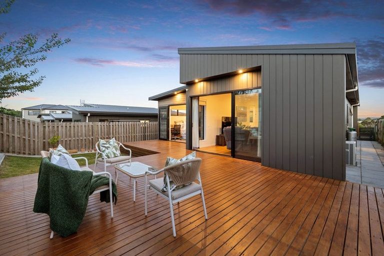 Photo of property in 17 Patrick Rice Drive, Swanson, Auckland, 0614