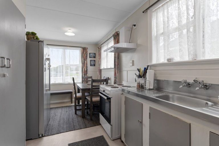 Photo of property in 281 South Road, Hawera, 4610