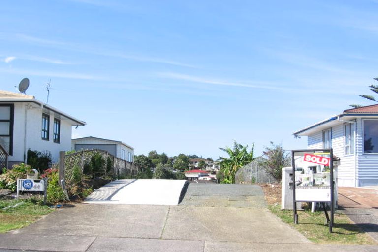 Photo of property in 1/46 Sycamore Drive, Sunnynook, Auckland, 0620