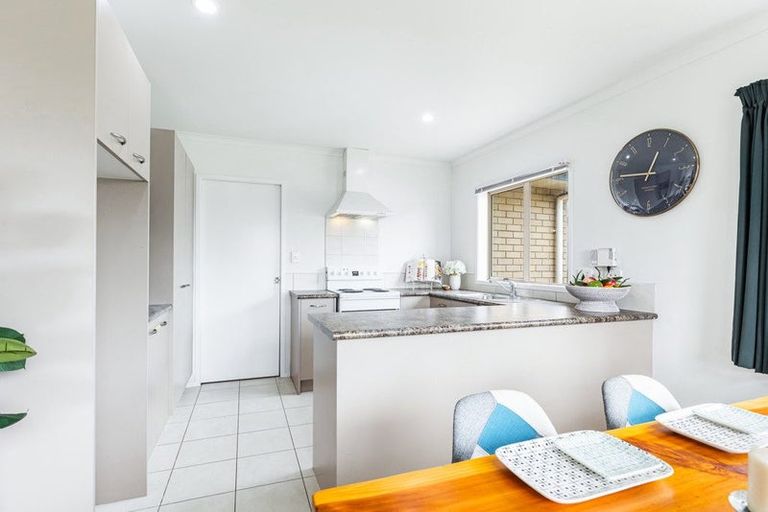 Photo of property in 25a Sylvan Crescent, Te Atatu South, Auckland, 0610