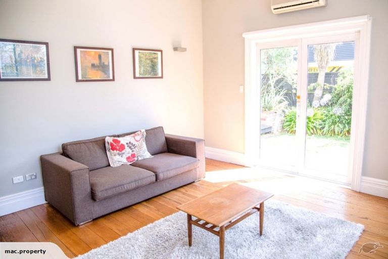 Photo of property in 913 Colombo Street, Christchurch Central, Christchurch, 8013