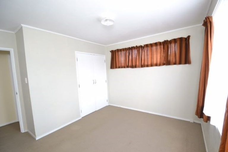Photo of property in 17 Sabot Place, Massey, Auckland, 0614