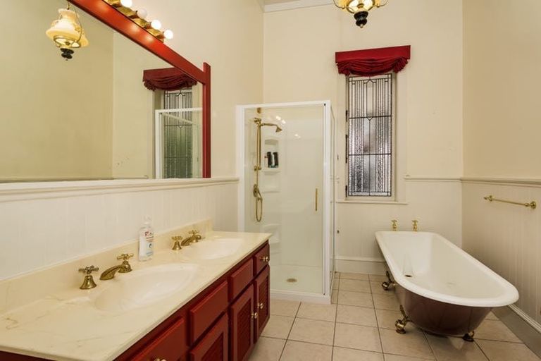 Photo of property in 15 Norwood Road, Bayswater, Auckland, 0622