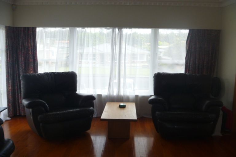 Photo of property in 24 Royston Street, Rosehill, Papakura, 2113