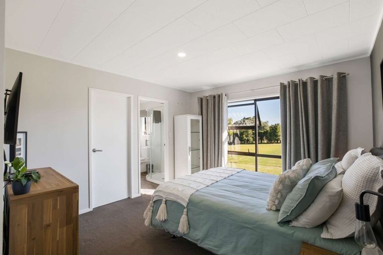 Photo of property in 90a Victoria Avenue, Waiuku, 2123