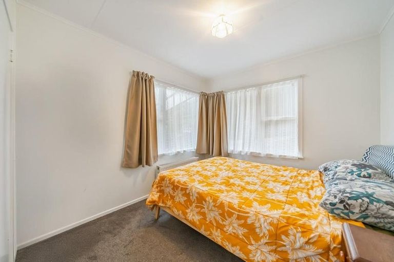 Photo of property in 30 Logie Street, Stokes Valley, Lower Hutt, 5019