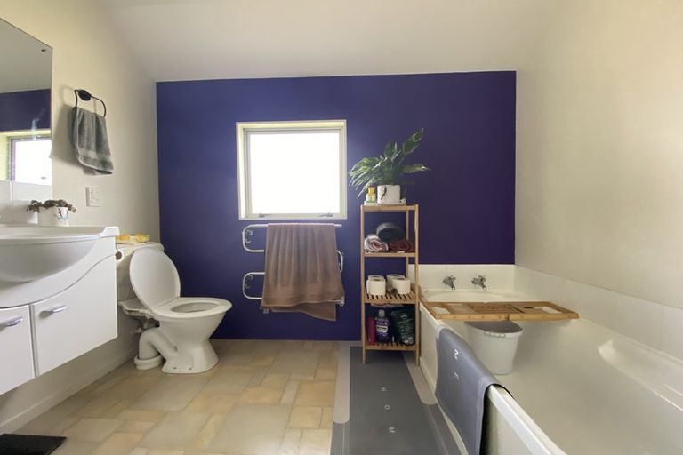 Photo of property in 1b Bould Street, Johnsonville, Wellington, 6037