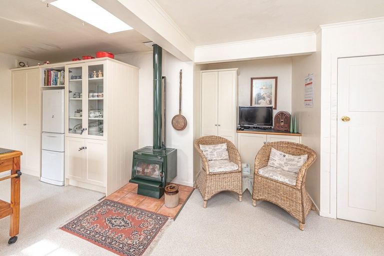 Photo of property in 52 Parsons Street, Saint Johns Hill, Whanganui, 4501