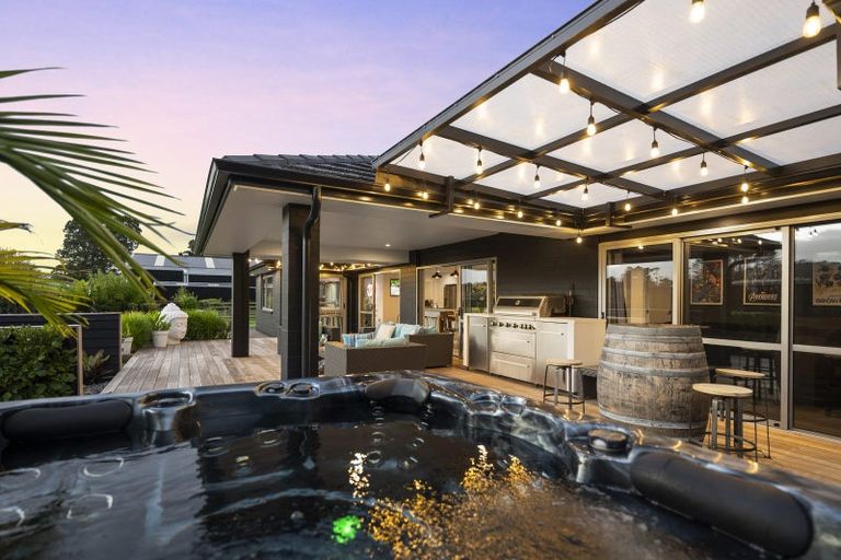 Photo of property in 583 State Highway 16, Kumeu, 0891