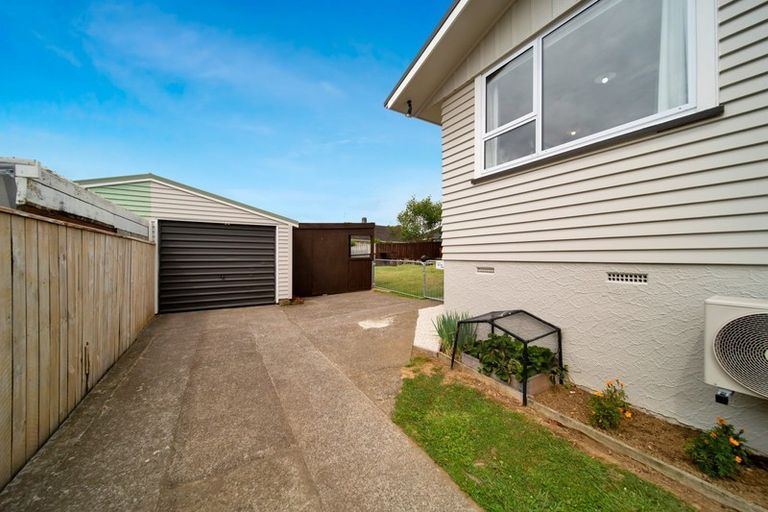 Photo of property in 19 Grenville Street, Marfell, New Plymouth, 4310