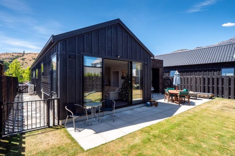 Photo of property in 8 Longlands Street, Lake Hayes, Queenstown, 9304