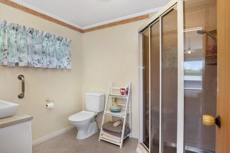 Photo of property in 23 Renown Road, Raumati South, Paraparaumu, 5032